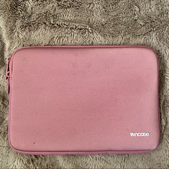 Incase Classic Sleeve for MacBook 12” - Picture 1 of 3